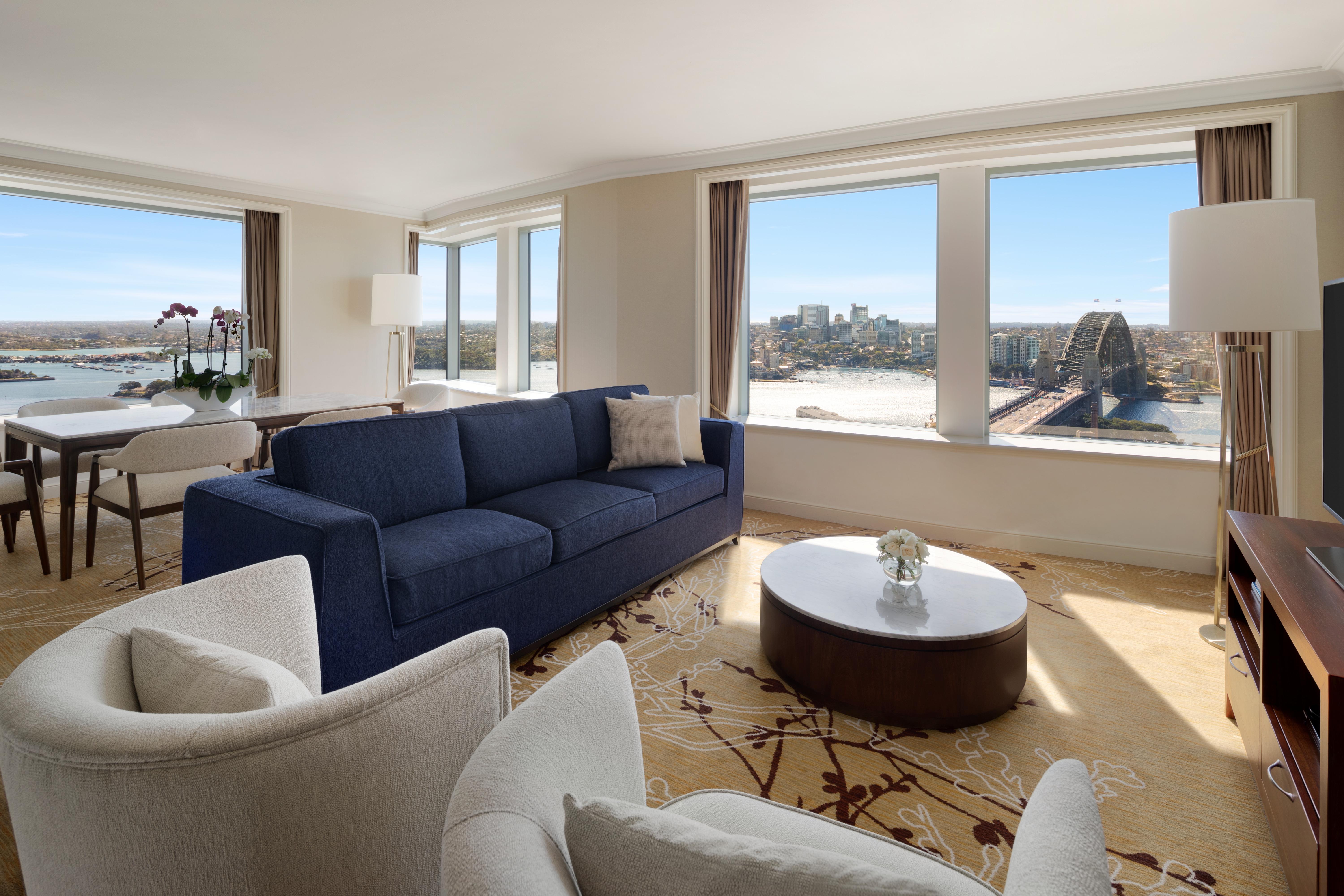 Shangri-La Sidney Dış mekan fotoğraf A view of the Sydney Harbour Bridge from a suite at the Sydney Opera House