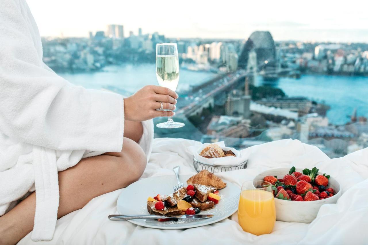 Shangri-La Sidney Dış mekan fotoğraf Breakfast at Sydney Opera House